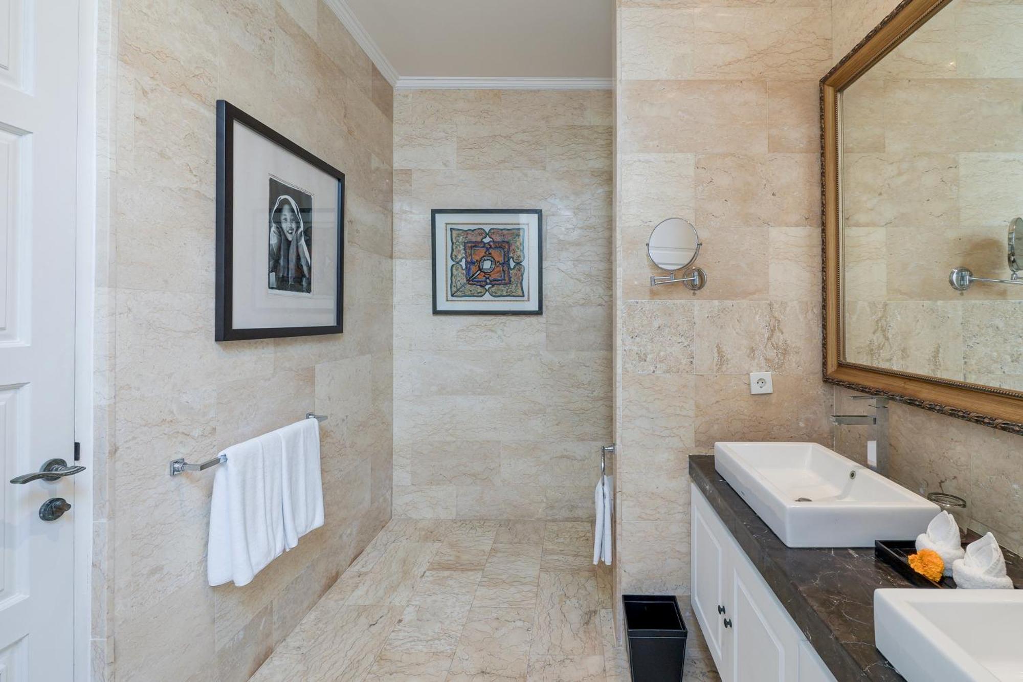 Mosan House - Unique Art-Filled Gem In Perfect Location A Short Walk From The Beach Or Seminyak Square Including Ac Office For Remote Working المظهر الخارجي الصورة